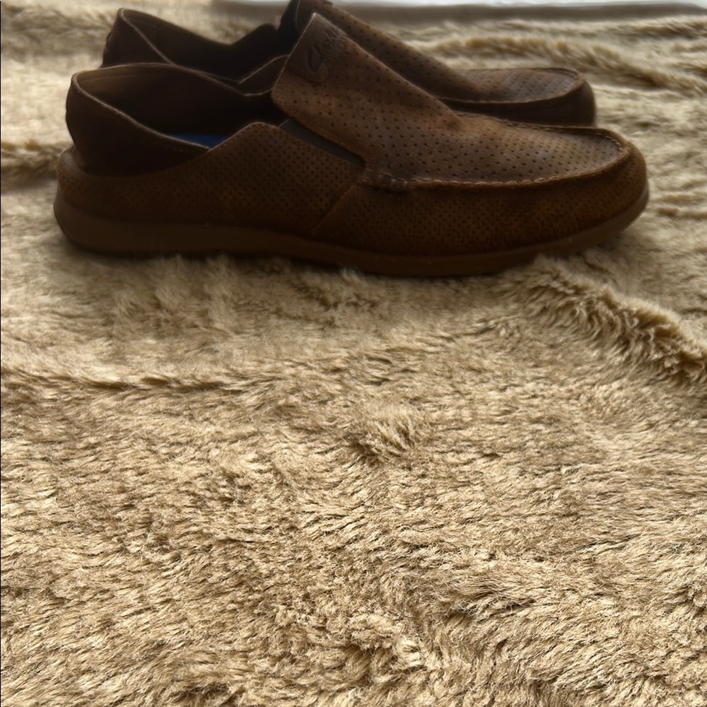 Clarks Brown Leather Slip-On Loafers with Textured Design - Picture 3 of 6